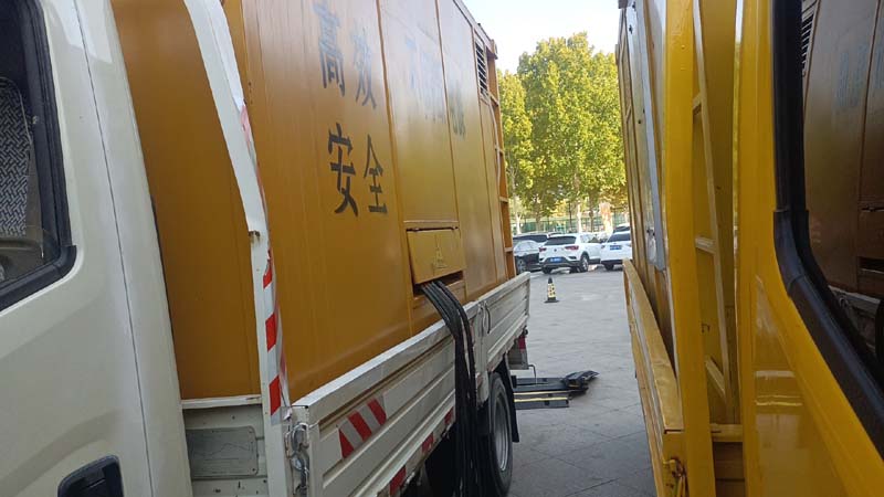 芦淞如何判断柴油发电机组和UPS电源的切换时间是否符合要求？